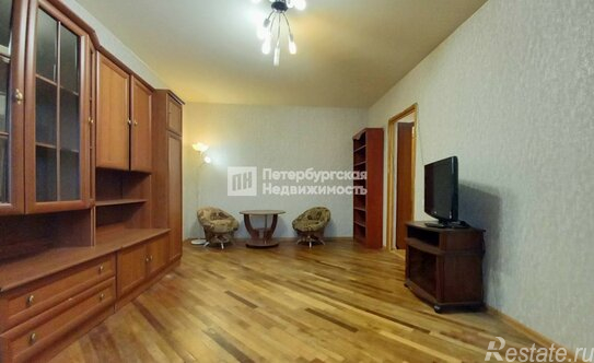 Продажа 1-комн квартиры на вторичном рынке Шлиссельбургский пр-кт,  д. 1