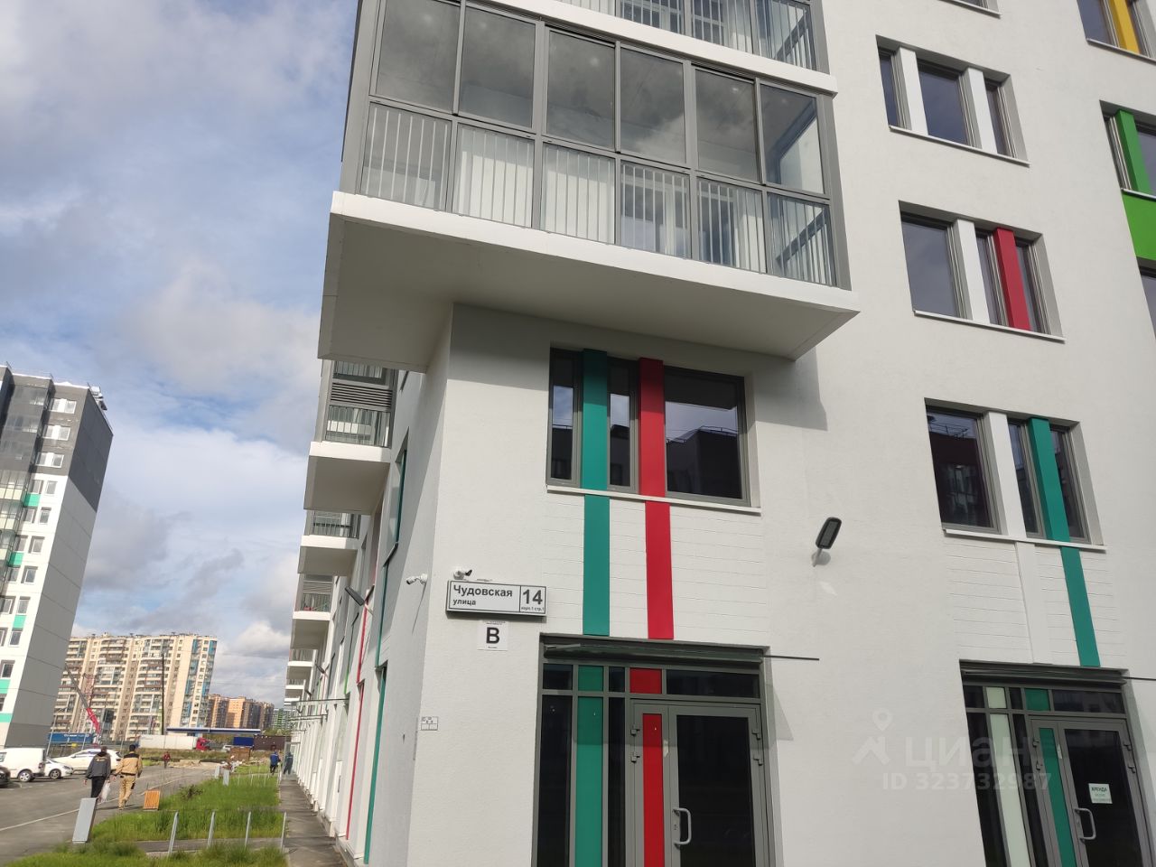 Продажа 3-комн квартиры на вторичном рынке пос. Шушары, улица Чудовская, 14к1