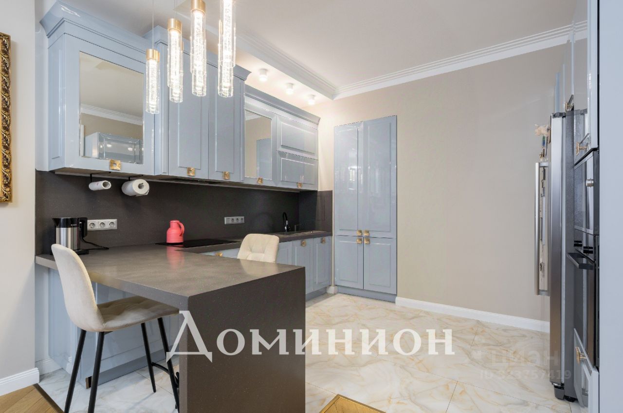 Продажа 4-комн квартиры на вторичном рынке Ломоносовский проспект, 25к3