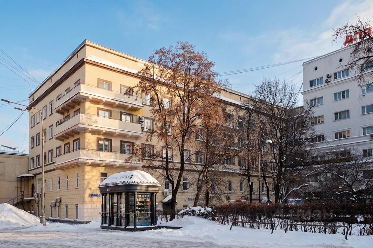 Продажа 4-комн квартиры на вторичном рынке улица Земляной Вал, 1/4С2