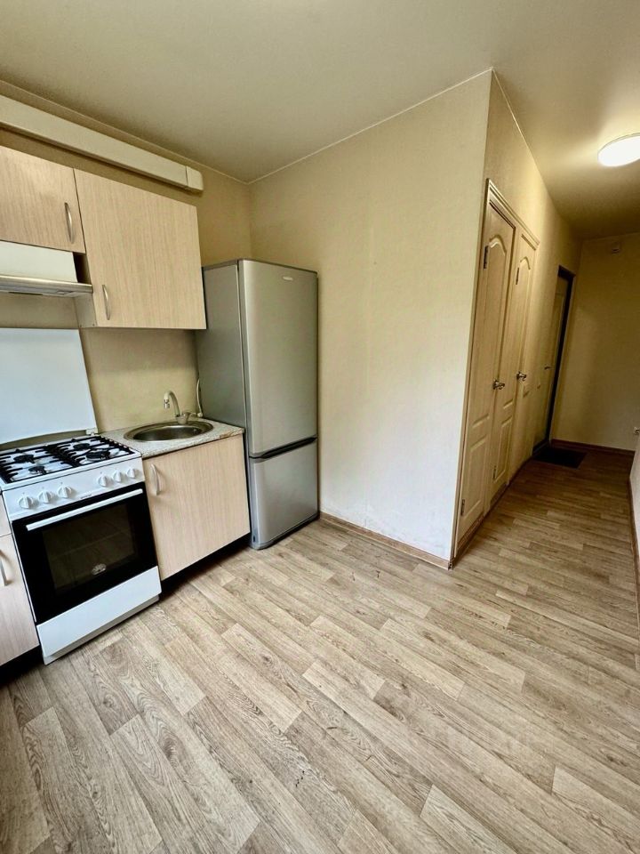 Продажа 3-комн квартиры на вторичном рынке улица Петра Алексеева, 5