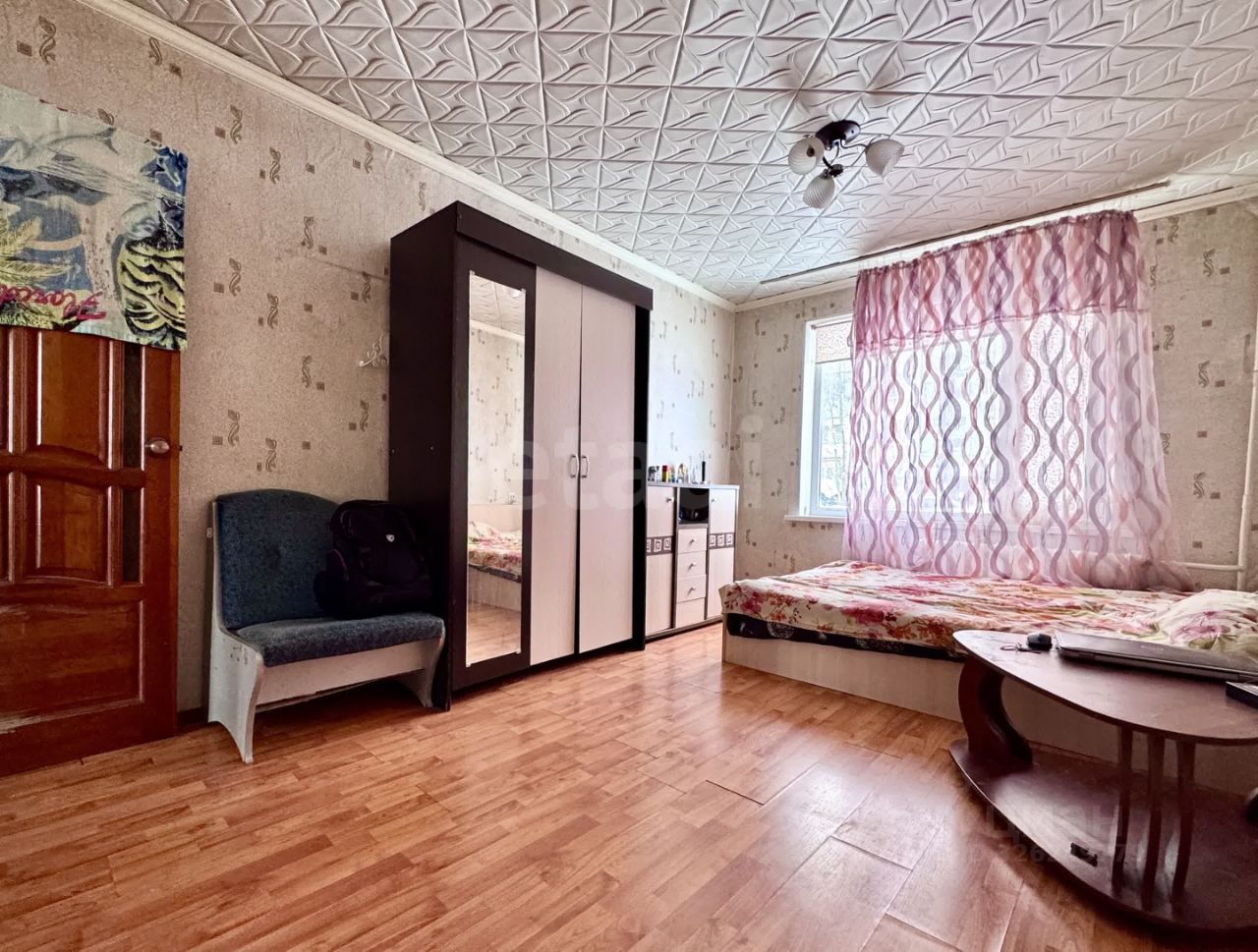 Продажа 2-комн квартиры на вторичном рынке пос. Нарынка, улица Лесная, 5