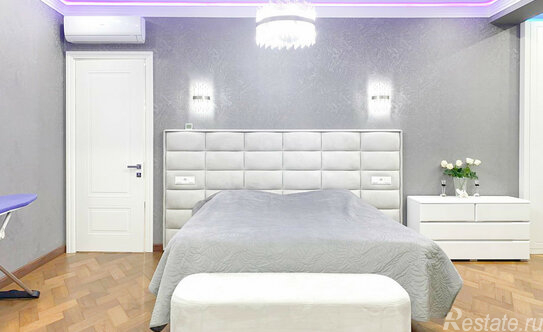 Продажа 4-комн квартиры на вторичном рынке 26 Бакинских Комиссаров ул