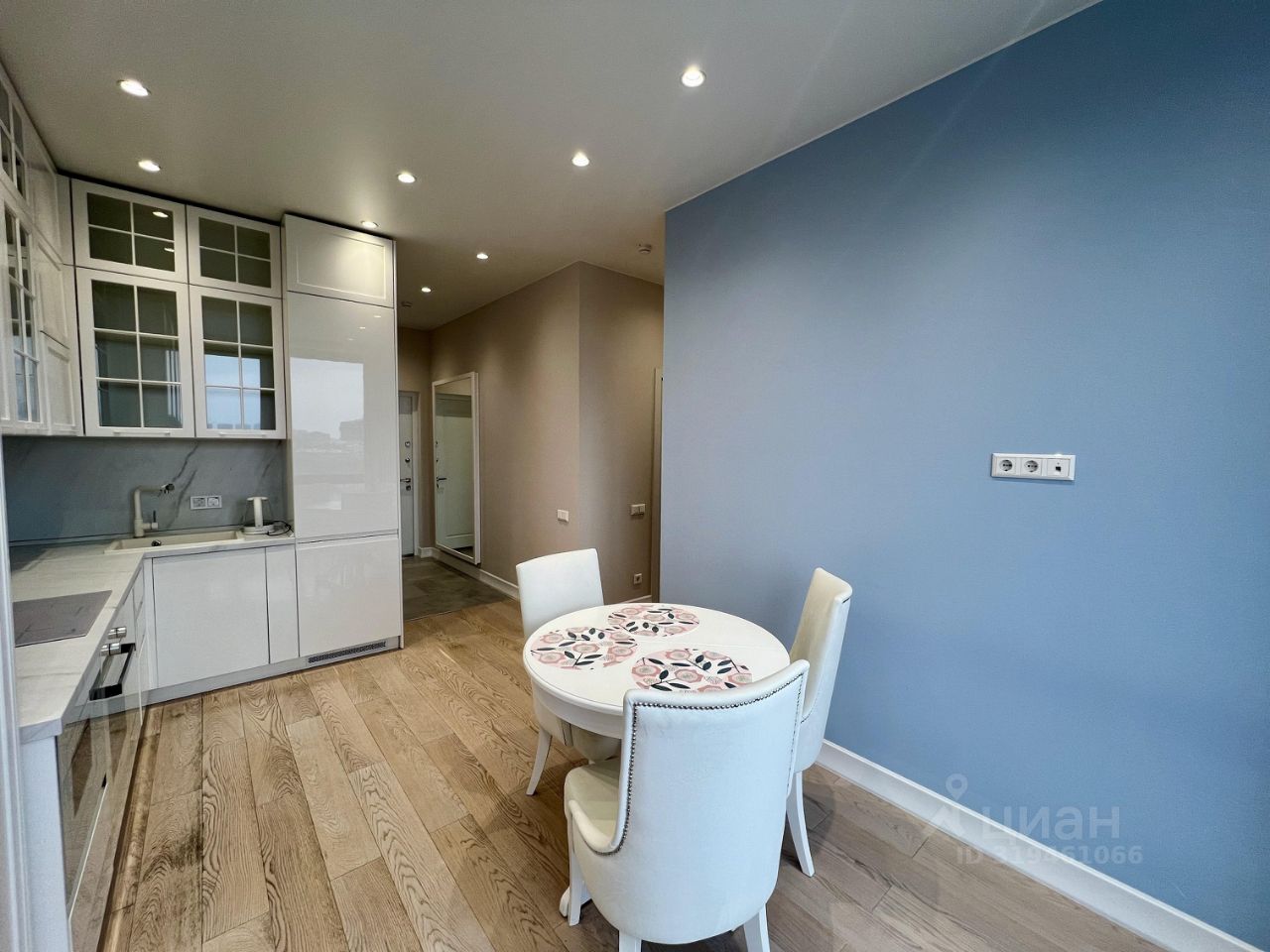 Продажа 2-комн квартиры на вторичном рынке Духовской переулок, 19с2