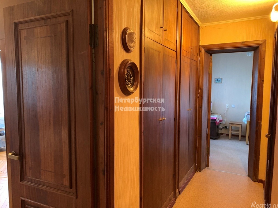 Продажа 1-комн квартиры на вторичном рынке Чекистов ул,  д. 38