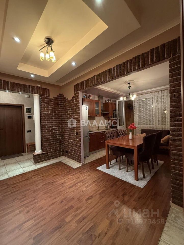 Продажа 3-комн квартиры на вторичном рынке бульвар Матроса Железняка, 33К1