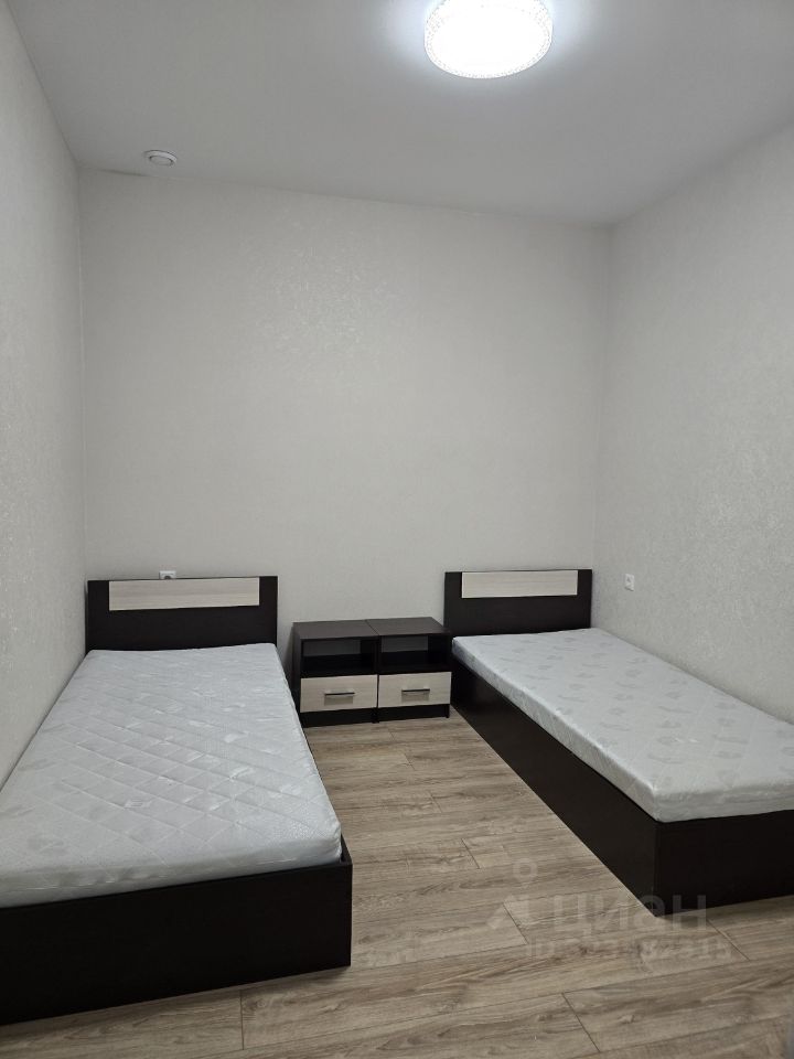 Аренда 3-комн квартиры на вторичном рынке Новоивановское пгт, улица Западная, 85