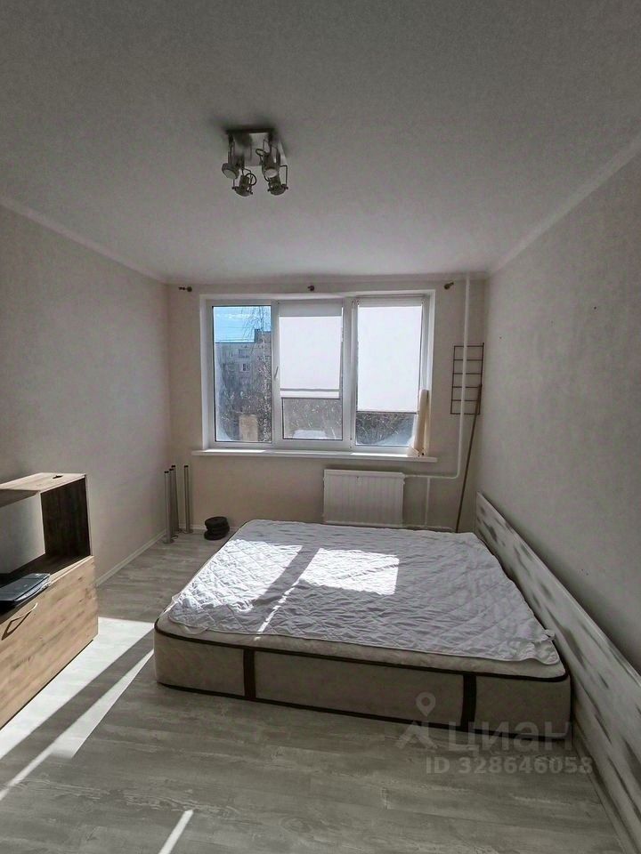 Продажа 2-комн квартиры на вторичном рынке улица Подвойского, 17к2
