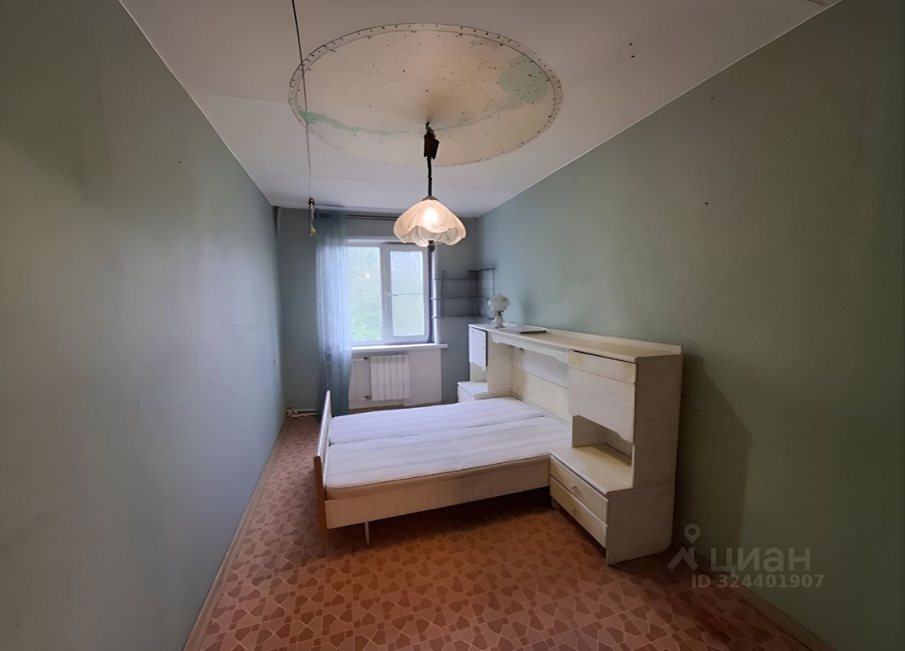 Продажа 3-комн квартиры на вторичном рынке Сходня мкр, улица Чапаева, 17