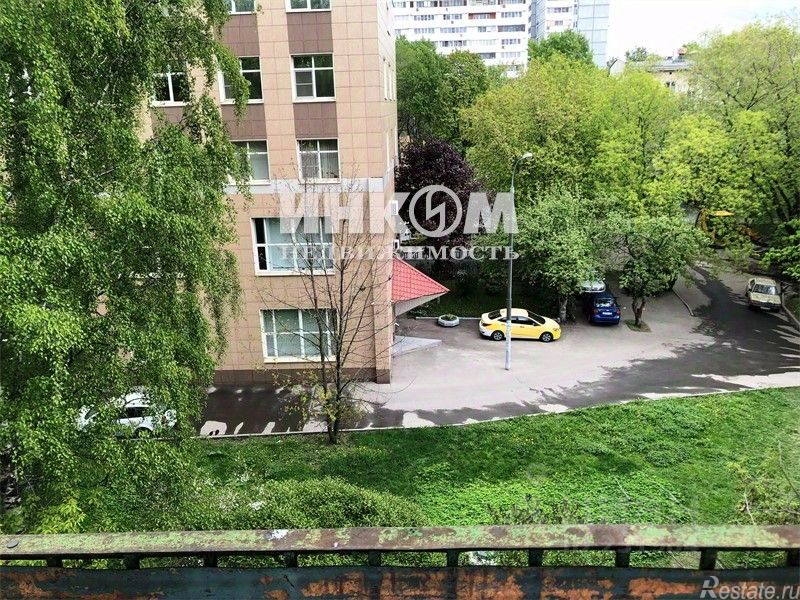 Продажа 2-комн квартиры на вторичном рынке Сторожевая улица,  д. 22/8