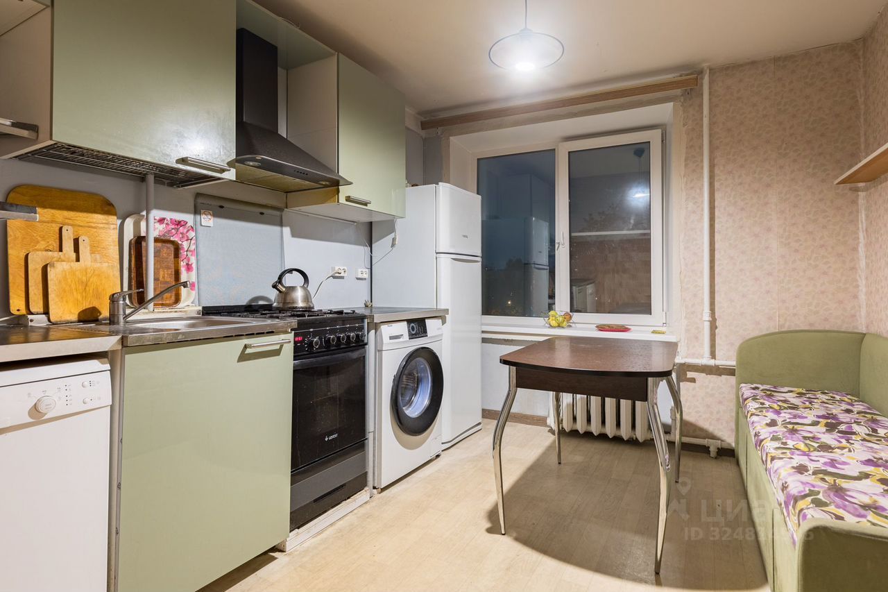 Продажа 4-комн квартиры на вторичном рынке улица Типанова, 29