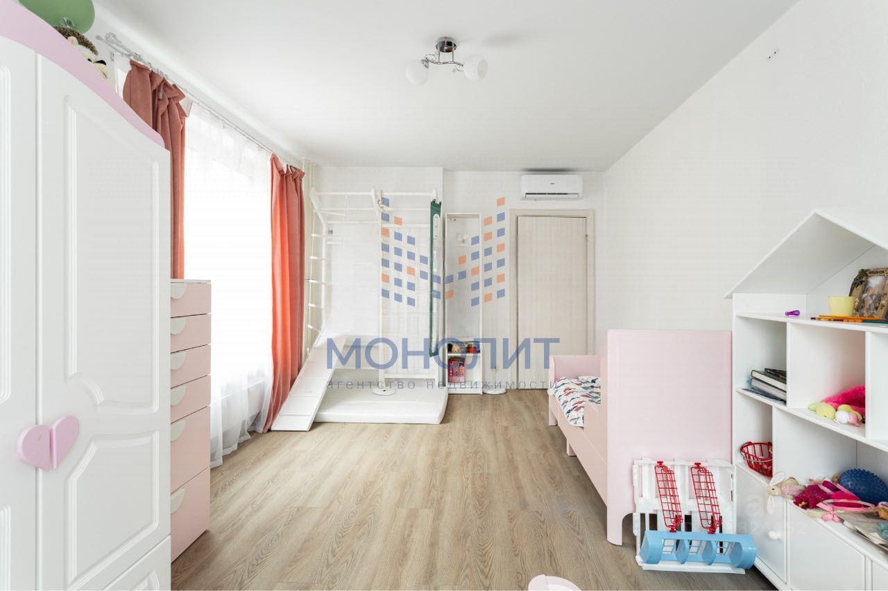 Продажа 3-комн квартиры на вторичном рынке улица Михайлова, 30Ак4