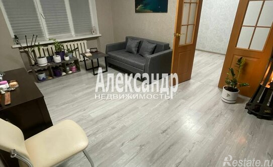 Продажа 2-комн квартиры на вторичном рынке Космонавтов пр-кт,  д. 18 к2