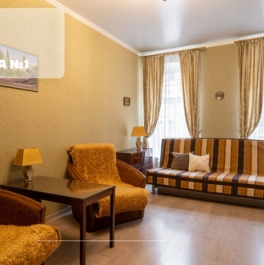 Продажа 2-комн квартиры на вторичном рынке улица Марата,  д. 32