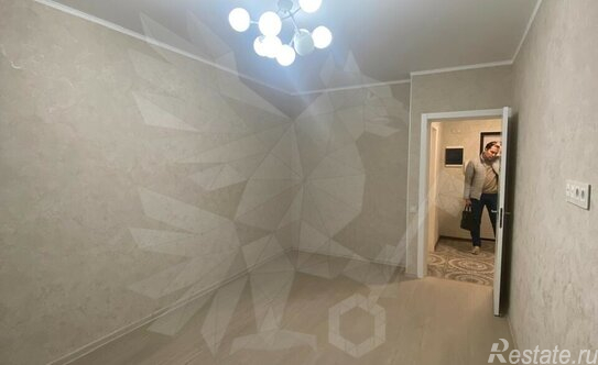 Продажа 1-комн квартиры на вторичном рынке Радиальная 6-я ул,  д. 7/1 к2