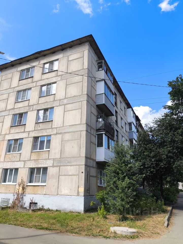 Продажа 2-комн квартиры на вторичном рынке Волхов, улица Кирова, 1А