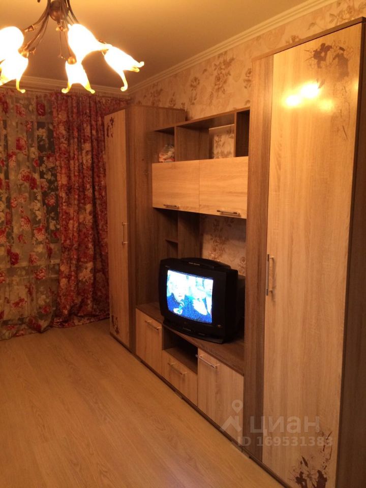 Аренда 2-комн квартиры на вторичном рынке улица Генерала Глаголева, 25К1