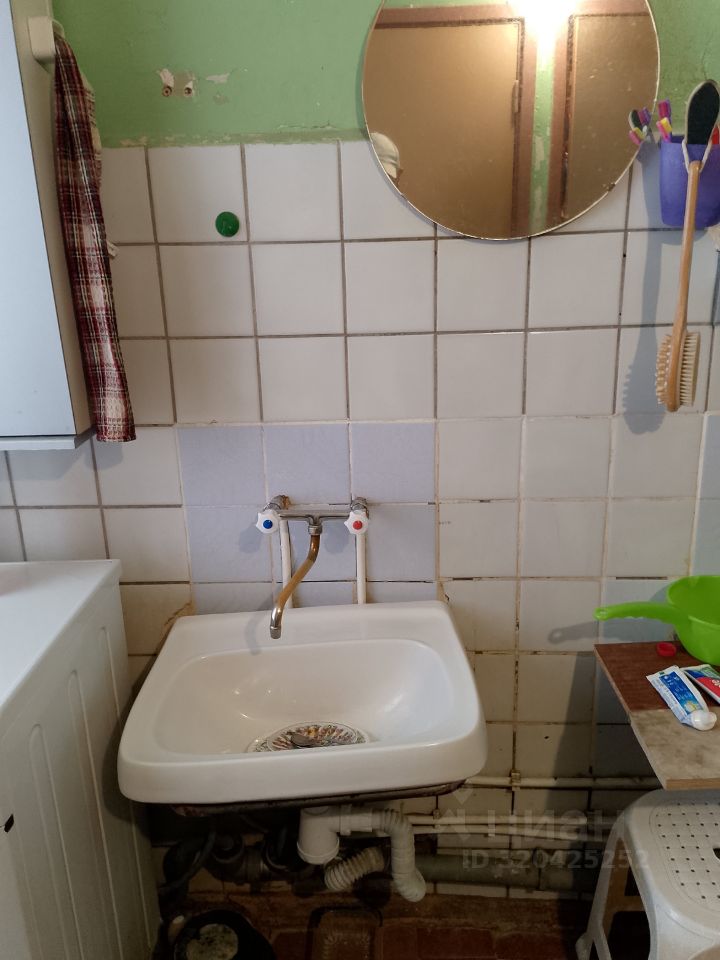 Продажа комнаты Колпино, улица Красных Партизан, 10