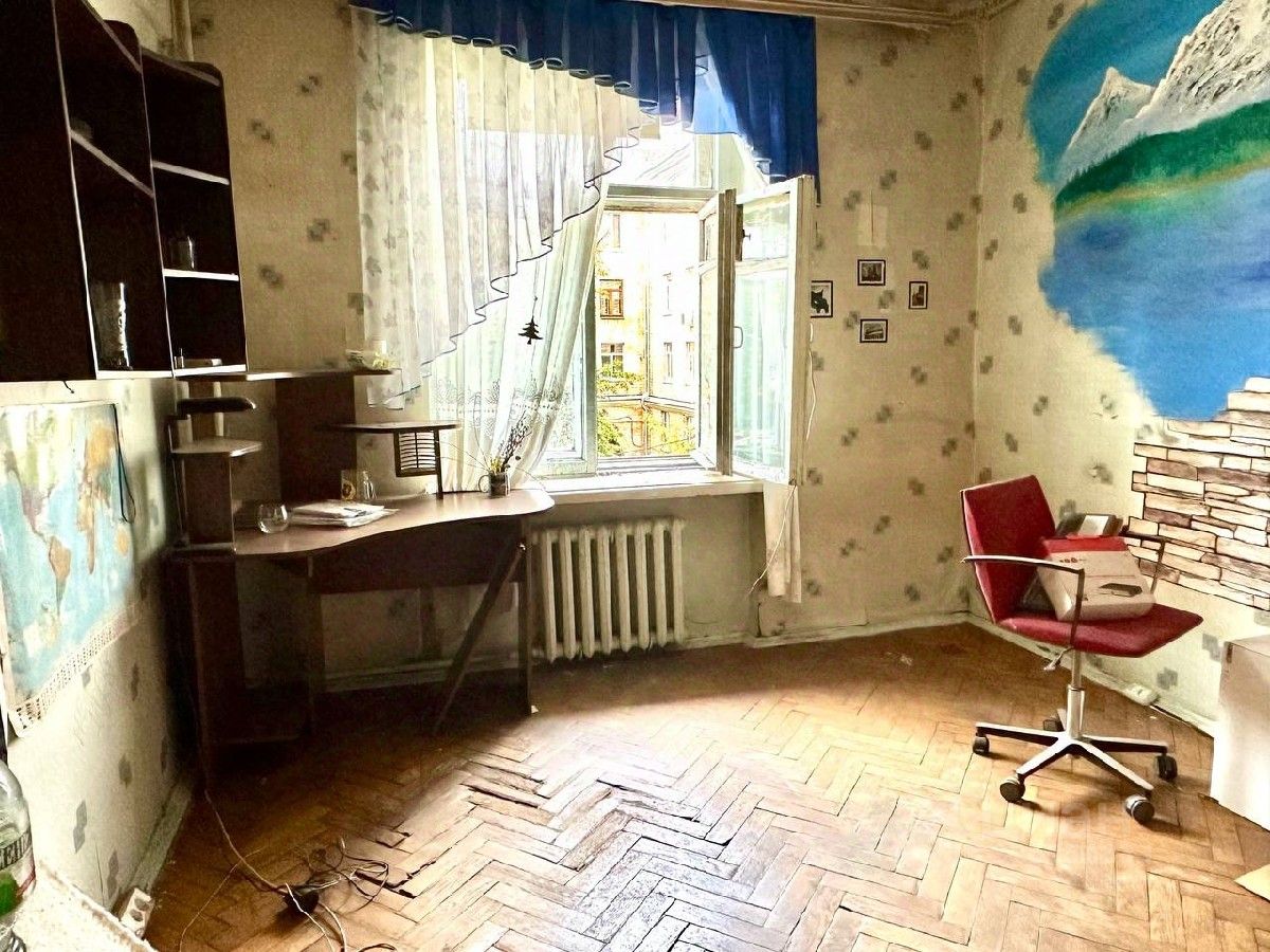 Продажа 4-комн квартиры на вторичном рынке Первомайская улица, 109/2