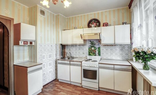 Продажа 1-комн квартиры на вторичном рынке проспект Авиаконструкторов,  д. 11 к1