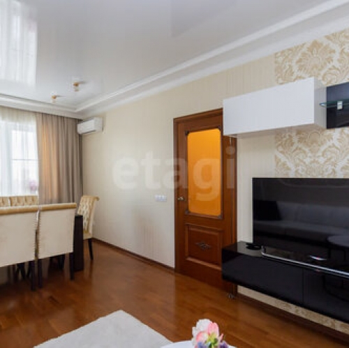 3-комн квартира улица Лёни Голикова,  д. 15 к5