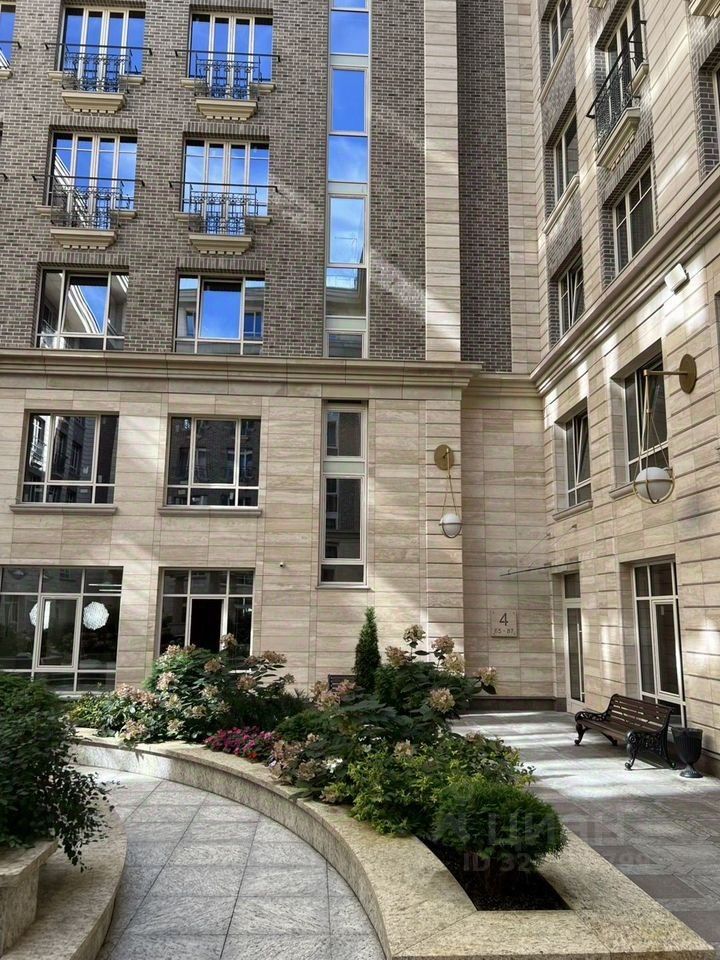 Продажа 3-комн квартиры на вторичном рынке улица Гастелло, 7