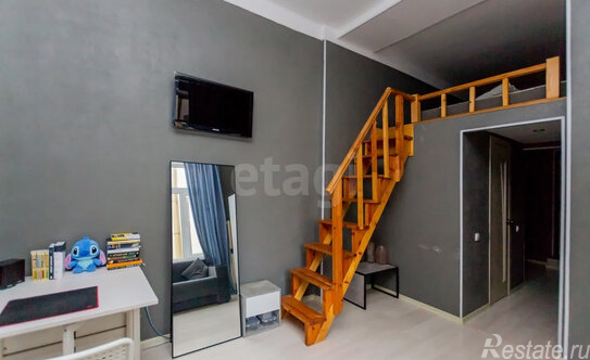 Продажа 4-комн квартиры на вторичном рынке Мытнинская улица,  д. 5/2