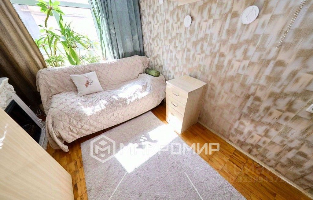 Продажа 2-комн квартиры на вторичном рынке 15-я Васильевского острова линия, 48