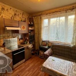 Продажа 3-комн квартиры на вторичном рынке улица Исаковского,  д. 4 к2
