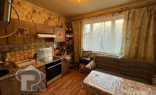 Продажа 3-комн квартиры на вторичном рынке улица Исаковского,  д. 4 к2