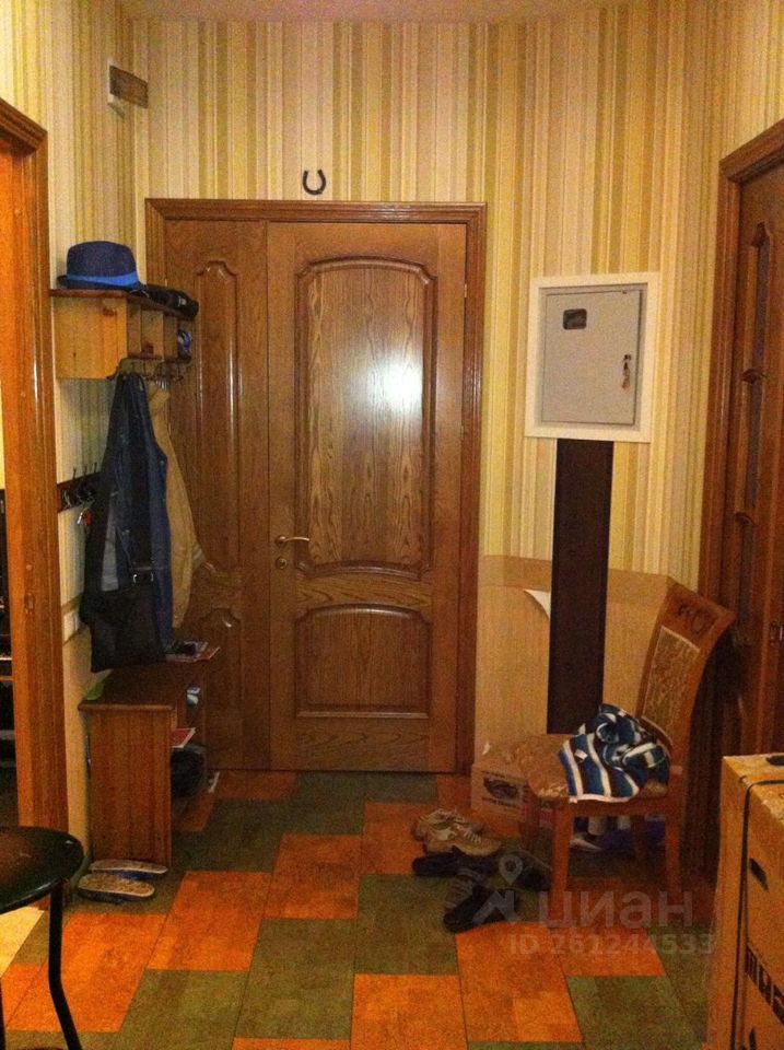 Продажа 3-комн квартиры на вторичном рынке 9-я Васильевского острова линия, 70