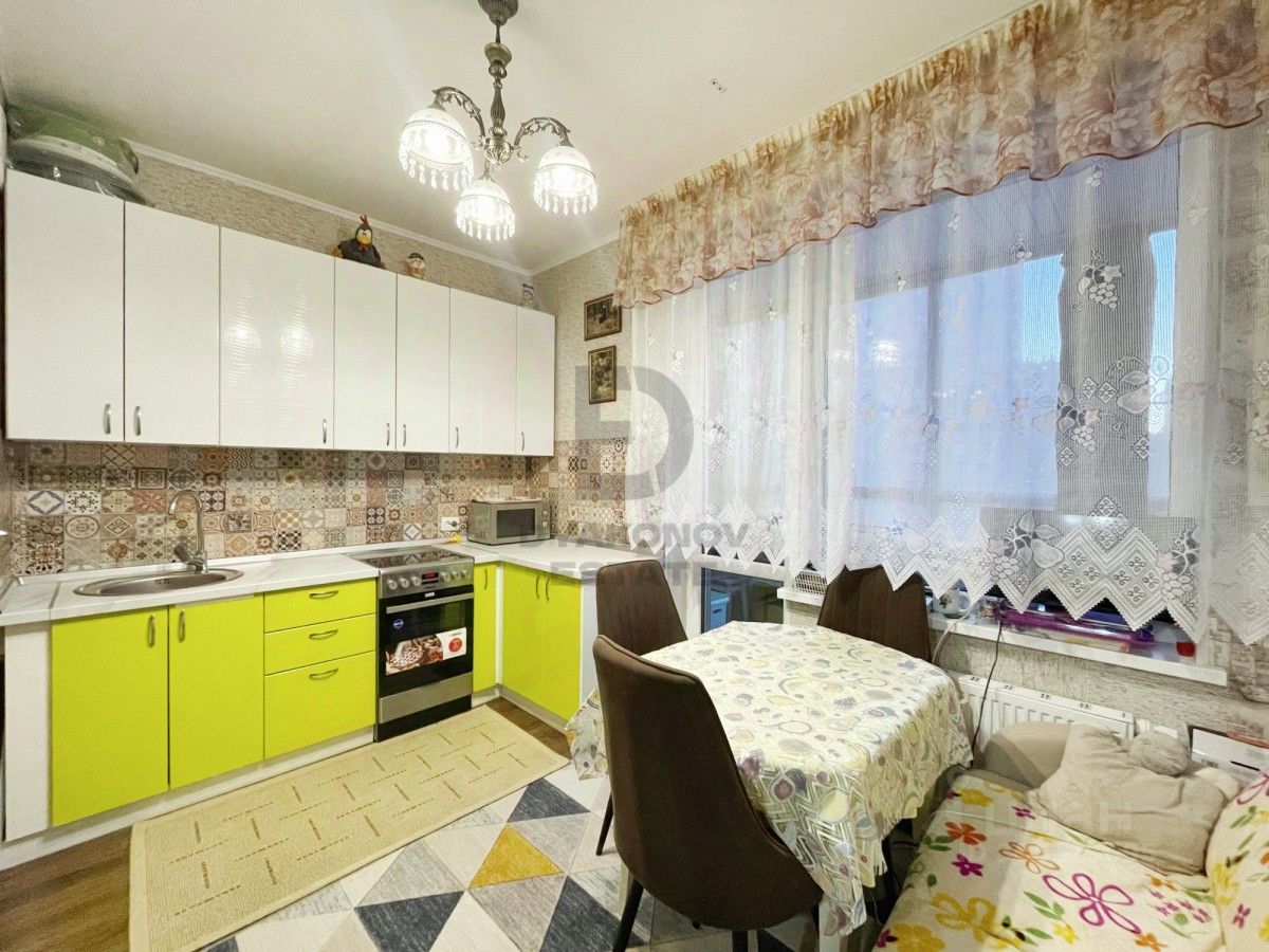 Продажа 1-комн квартиры на вторичном рынке Комендантский проспект, 66к3