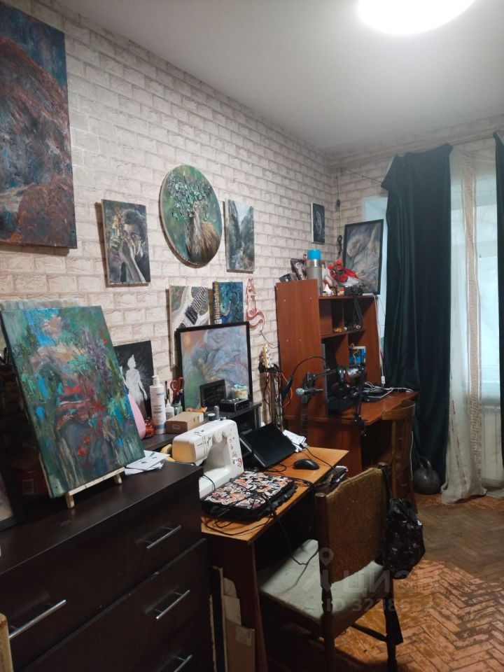 Продажа 4-комн квартиры на вторичном рынке Парковая 7-я ул