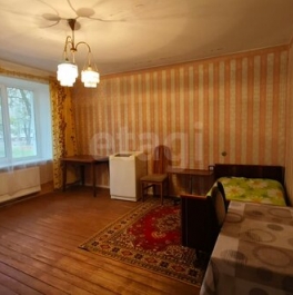 Продажа 2-комн квартиры на вторичном рынке Киришский район, Советская улица,  д. 12