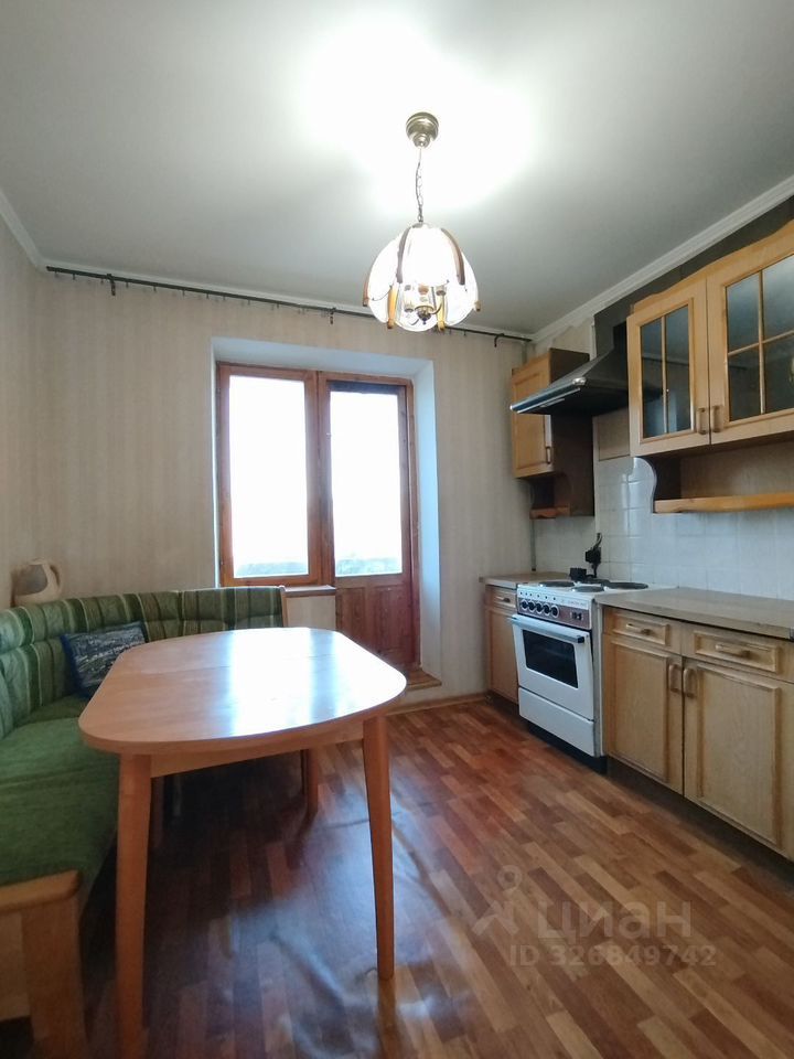 Продажа 2-комн квартиры на вторичном рынке Кириши, проспект Героев, 29