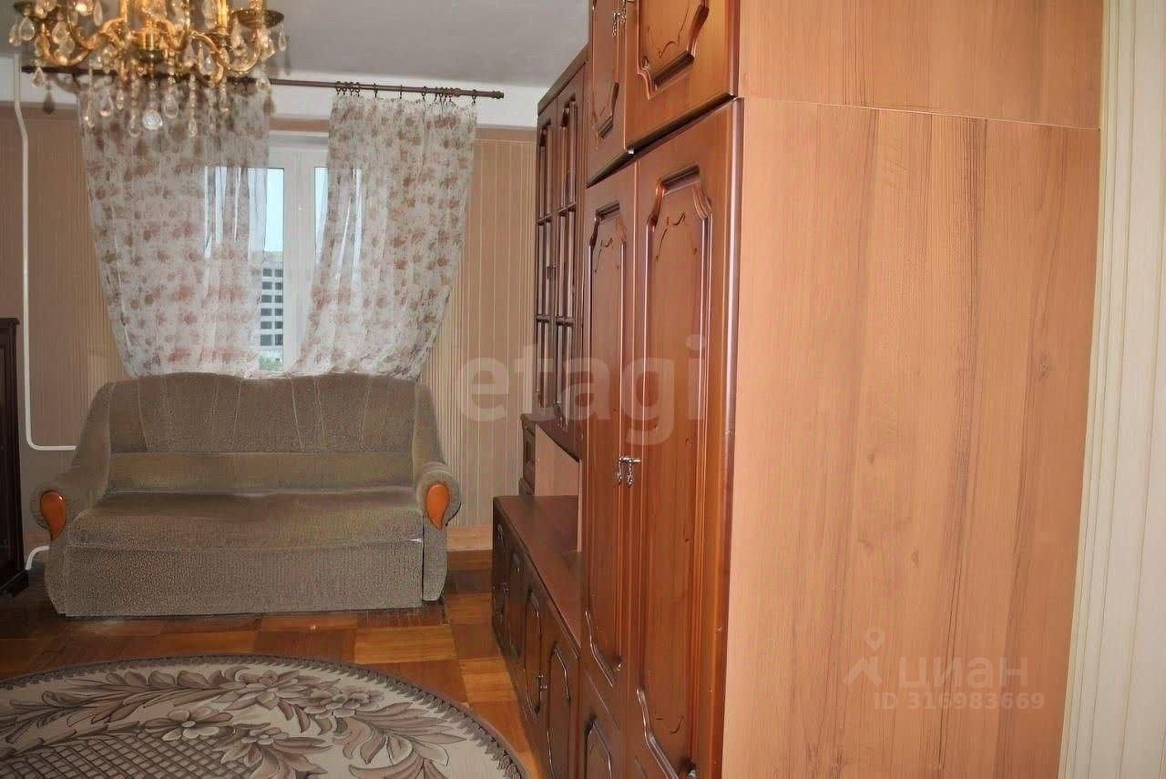 Продажа 4-комн квартиры на вторичном рынке улица Шаврова, 27