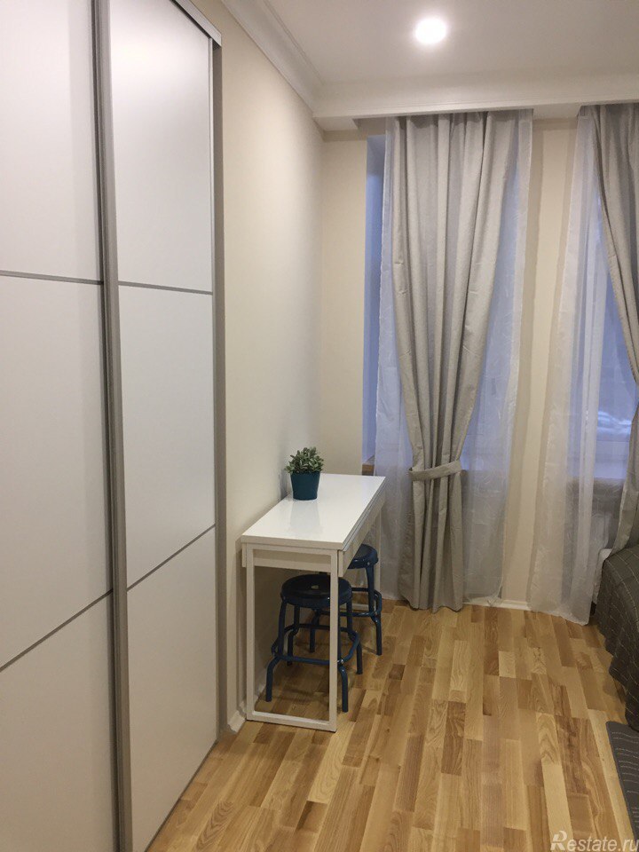Продажа 3-комн квартиры на вторичном рынке Сестрорецкая ул,  д. 8