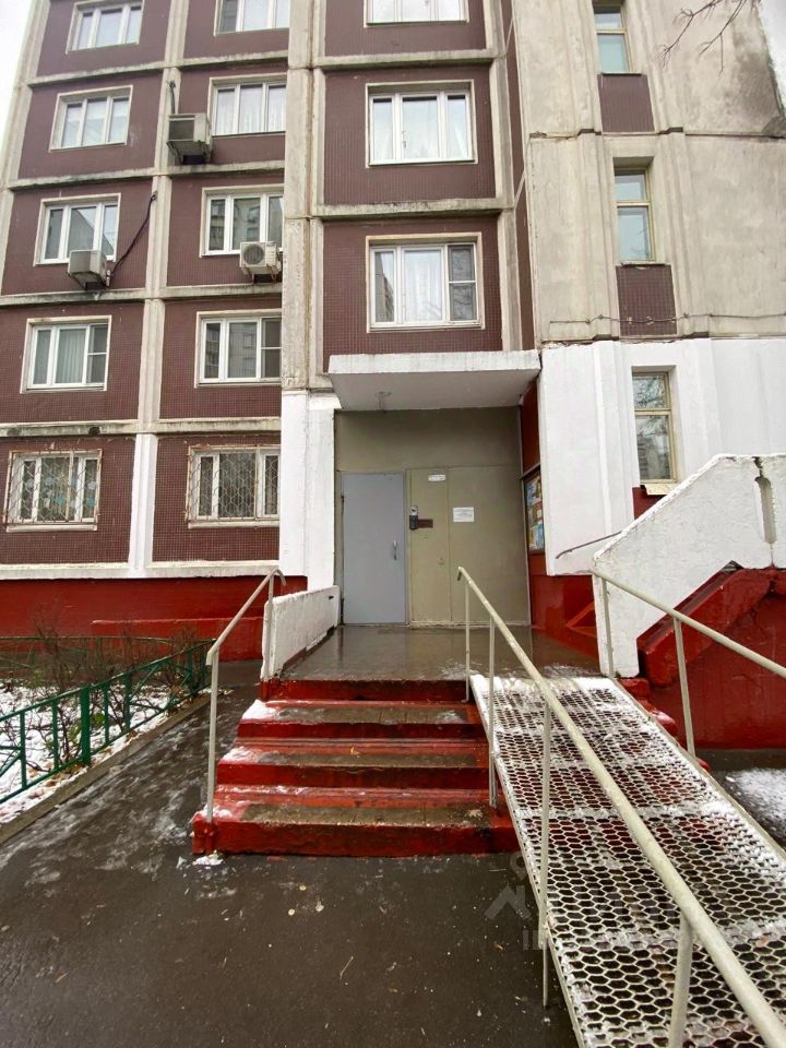 Продажа 3-комн квартиры на вторичном рынке Пролетарский проспект, 21К2