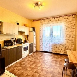 Продажа 3-комн квартиры на вторичном рынке Гатчина, Пушкинское шоссе,  д. 13,  к. 3