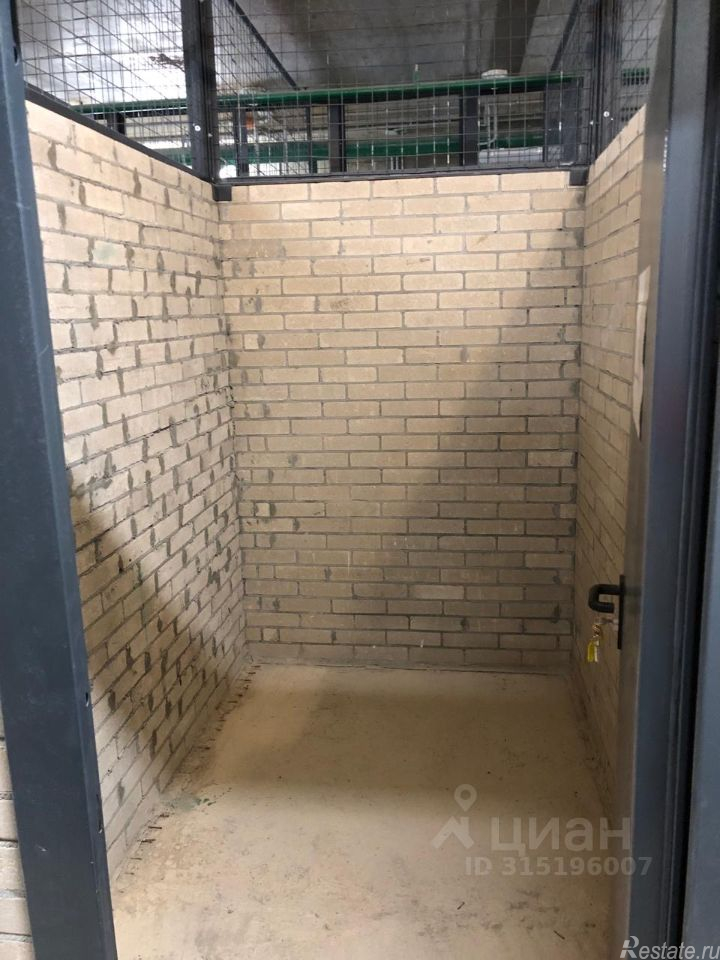 Аренда гаража ул Александры Монаховой,  д. 39