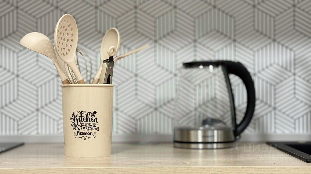 Аренда 1-комн квартиры на вторичном рынке Новоселье городской поселок, улица Центральная, 30к1