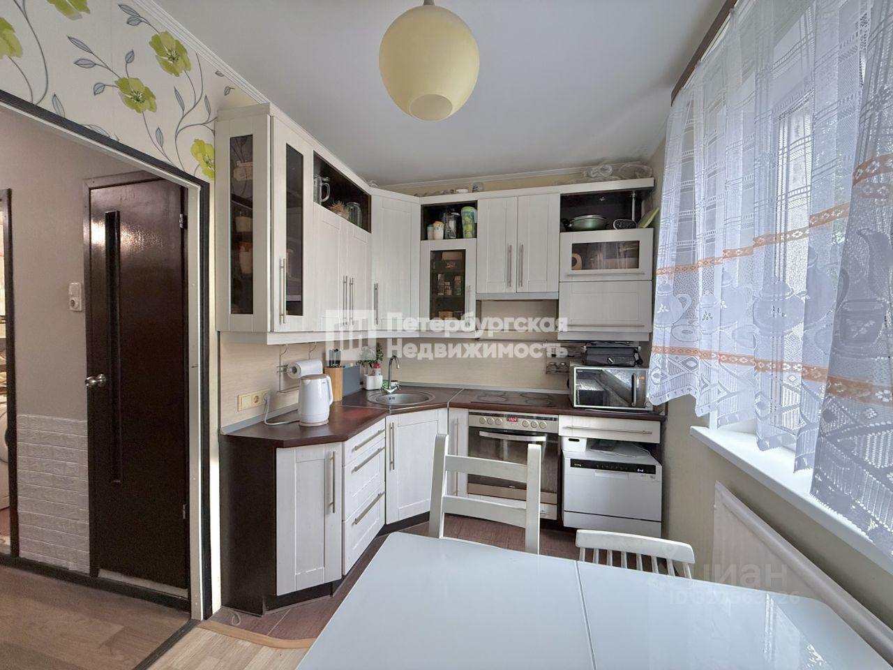 Продажа 3-комн квартиры на вторичном рынке улица Савушкина, 130К2