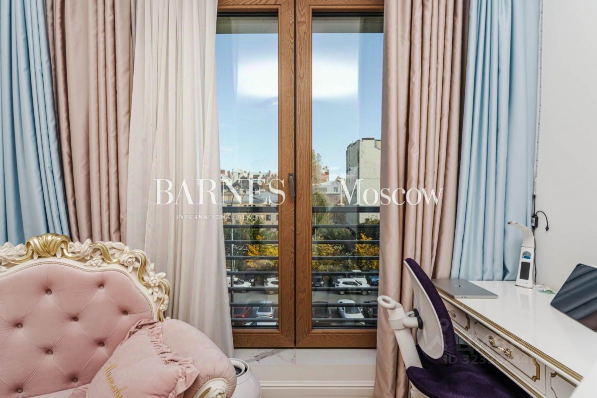 Продажа 3-комн квартиры на вторичном рынке Спортивная улица, 2