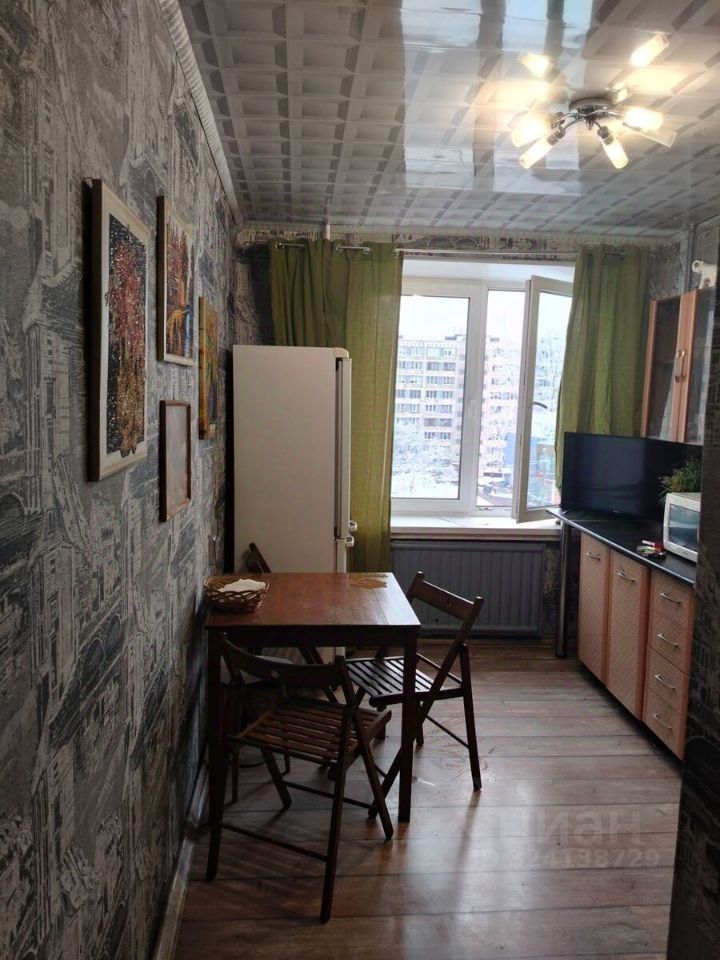 Аренда 2-комн квартиры на вторичном рынке проспект Славы, 4