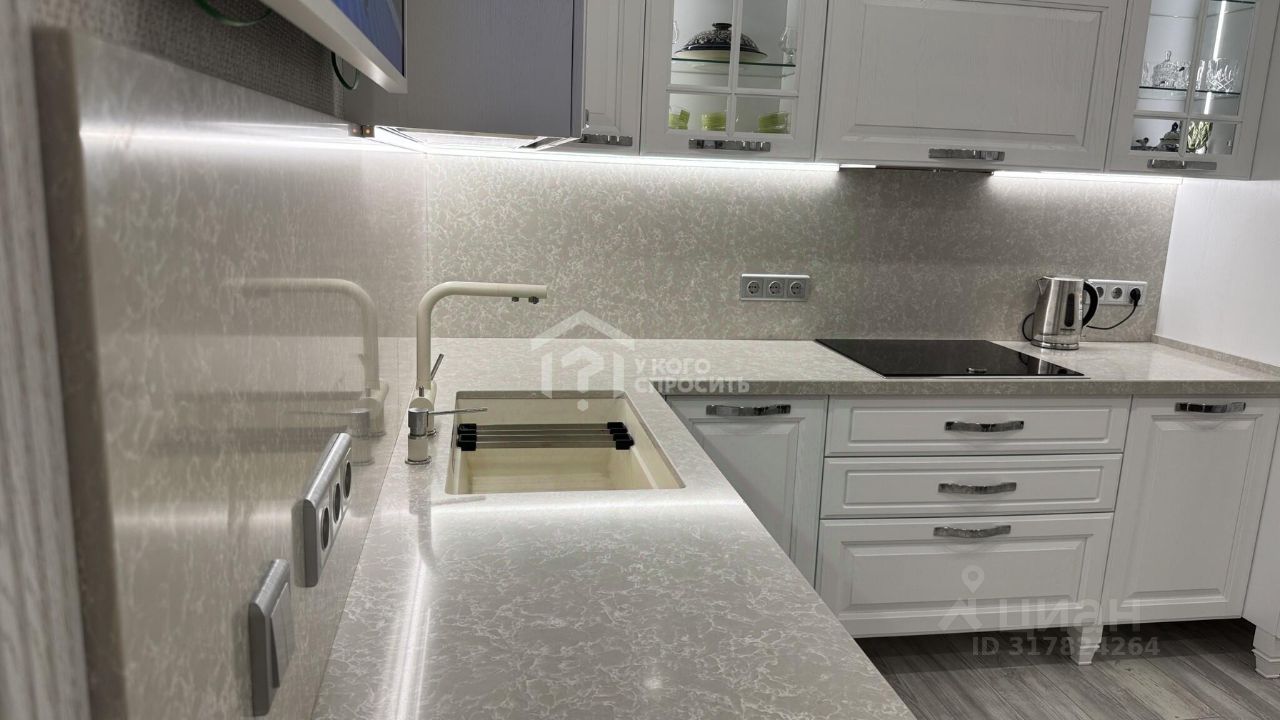 Продажа 2-комн квартиры на вторичном рынке Петергоф, улица Парковая, 14к4