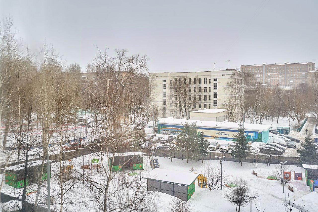 Продажа 3-комн квартиры на вторичном рынке Комсомольский проспект, 35