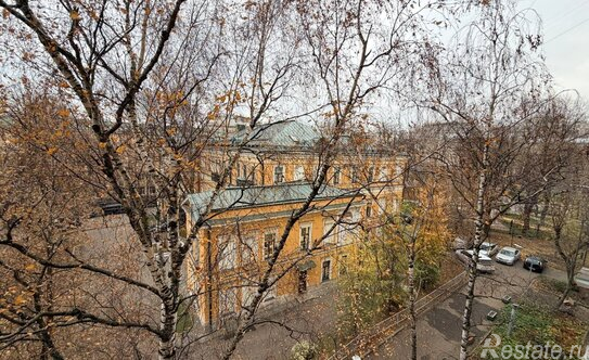 Продажа 3-комн квартиры на вторичном рынке Хохловский переулок,  д. 10 с7