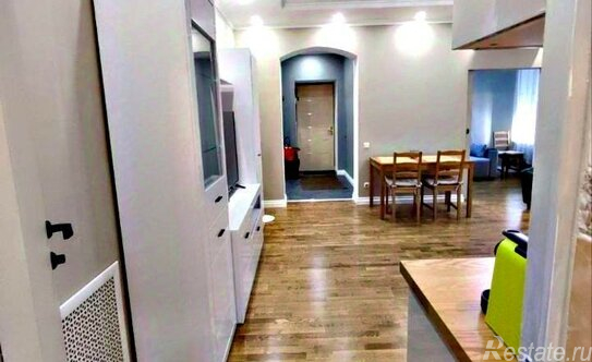 Продажа 2-комн квартиры на вторичном рынке Плотников пер,  д. 20/21