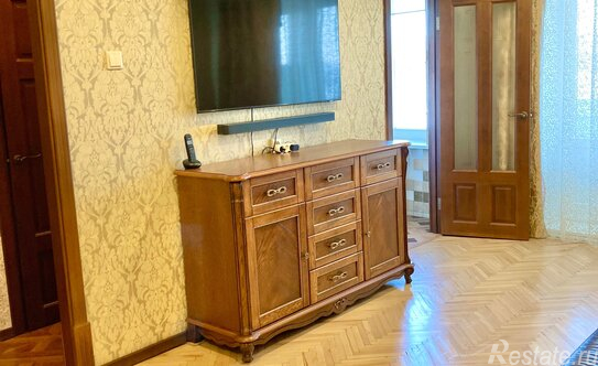 Продажа 3-комн квартиры на вторичном рынке Петергоф г, Эрлеровский б-р,  д. 24