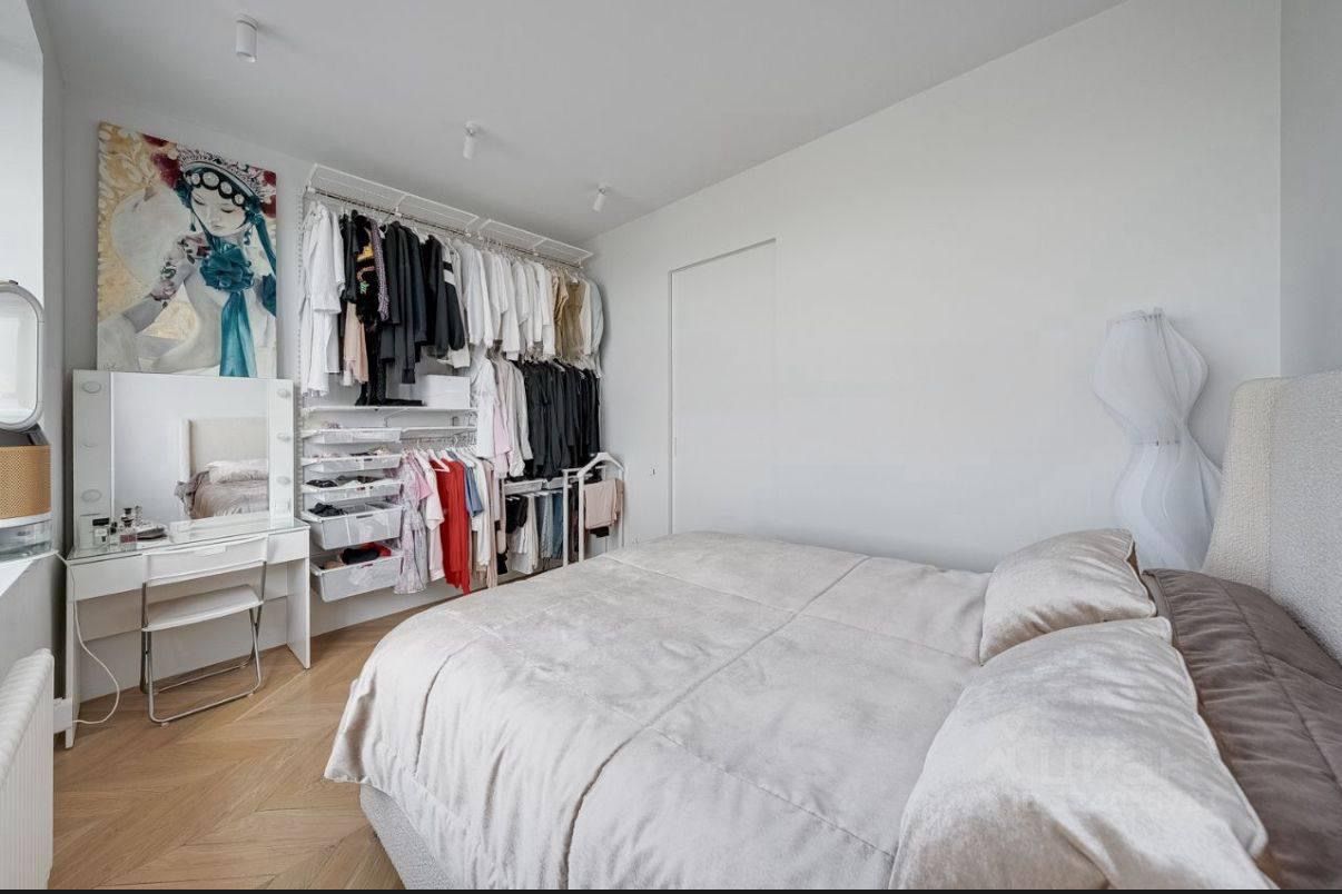 Продажа 2-комн квартиры на вторичном рынке улица Авиаконструктора Сухого, 2к1